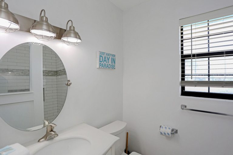Bathroom 4, Pelican Bend, Gulf