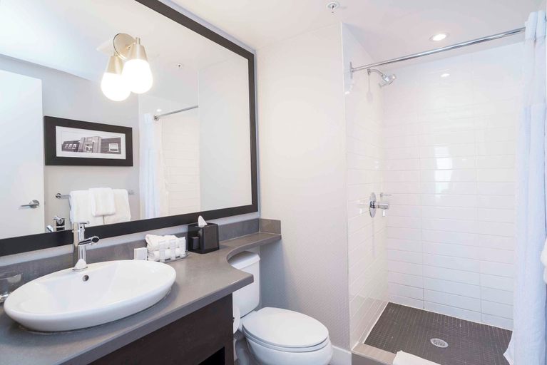 Bathroom 4, Sandman Signature Prince George Hotel, Fraser-Fort George
