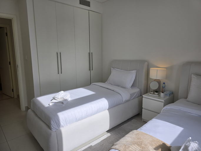 Bedroom 2, Downtown 2BR | Walk to Burj Khalifa + Dubai Mall, Dubai