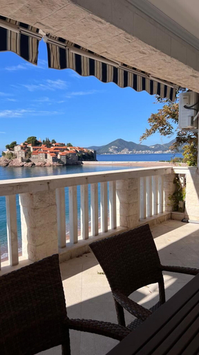 Others 4, Beachfront Four bedroom Apartment