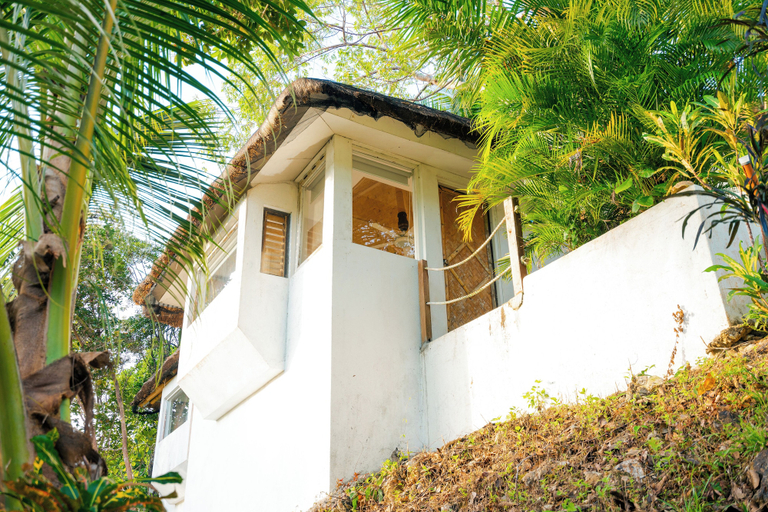 Exterior 9