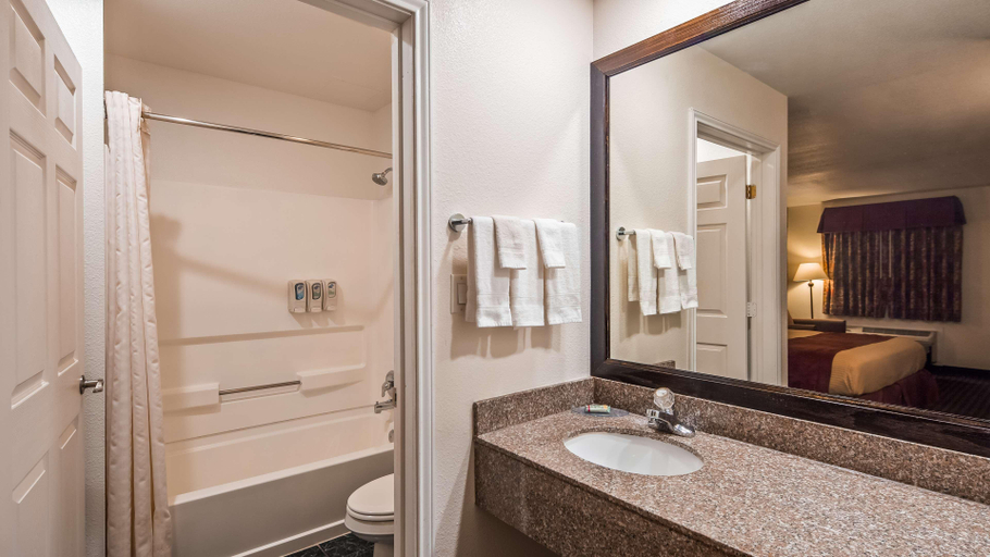 Bathroom 4, Best Western Johnson City Inn, Blanco