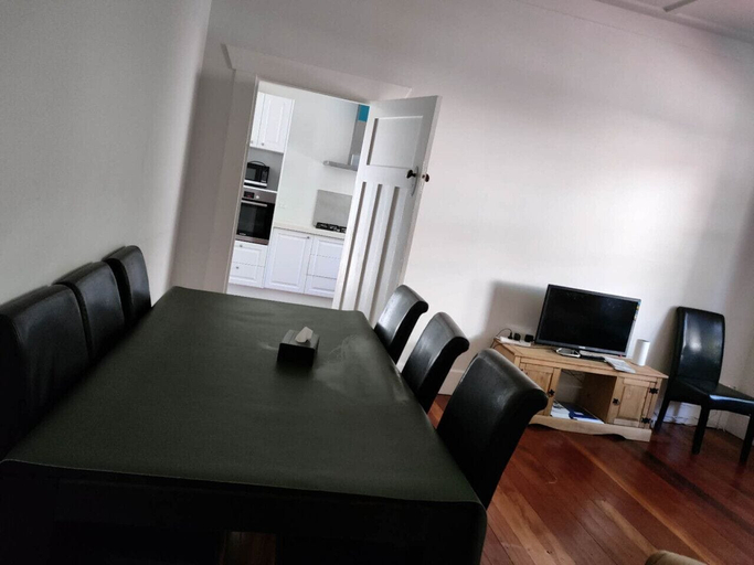 Others 4, 5 Bedroom House 7 Rangiatea Road, Waitakere
