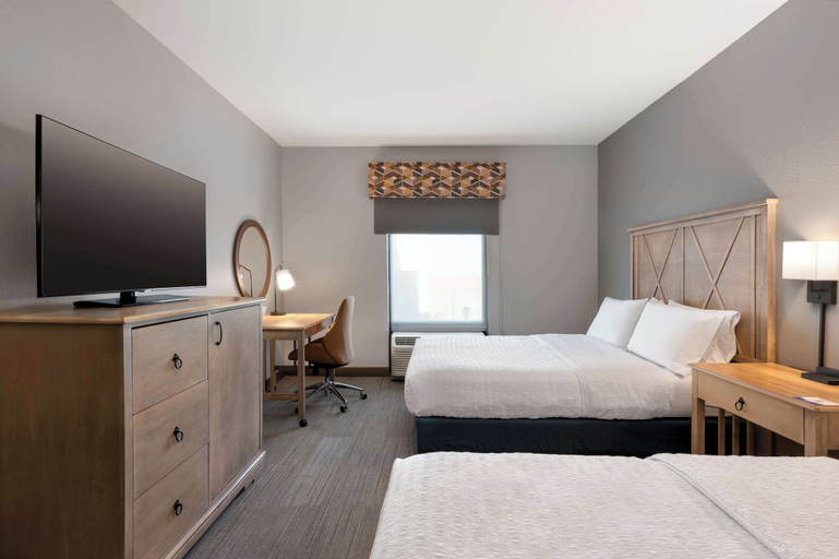 Bedroom 3, Hampton Inn & Suites by Hilton Dodge City, Ford