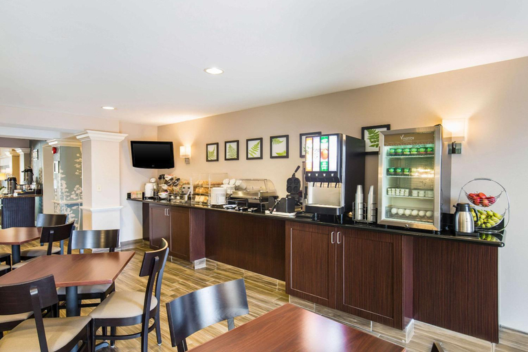 Food & Drinks, Sleep Inn & Suites Dunmore, Lackawanna