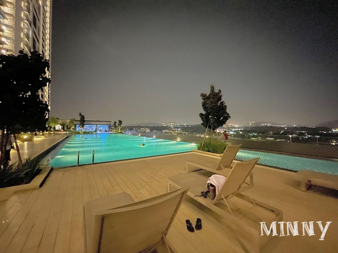 Others 3, Netizen Couple Suite Balcony MRT #21, Hulu Langat