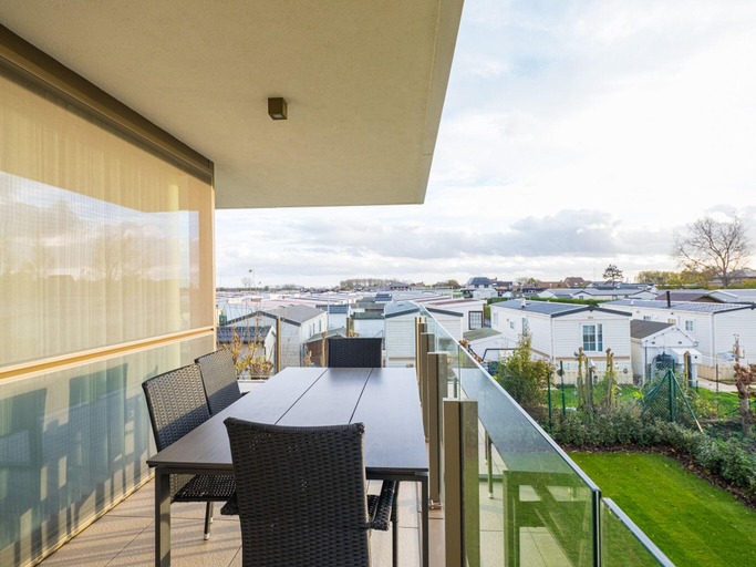 Others 4, Spacious apartment with sunny terrace, West-Vlaanderen