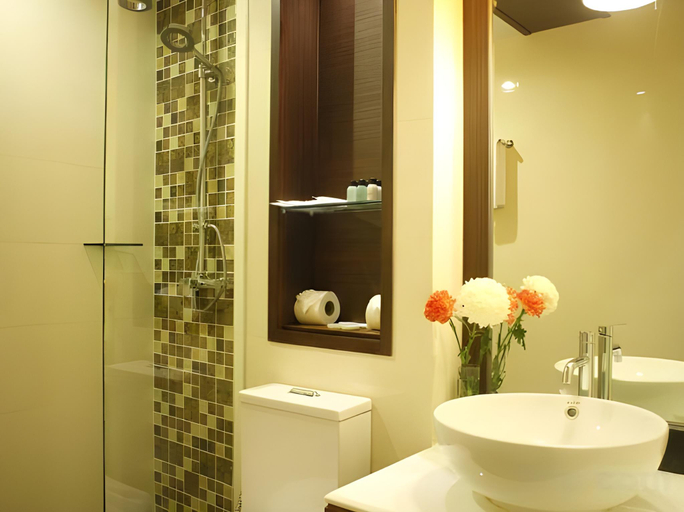 Bathroom 9