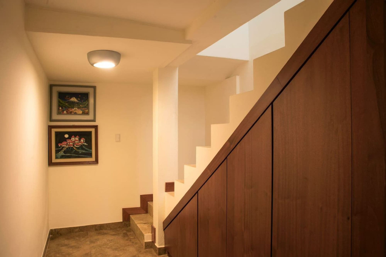 Room 4, Luxury Casa Guayllabamba - BBQ Jacuzzi Gym Piscina, Quito