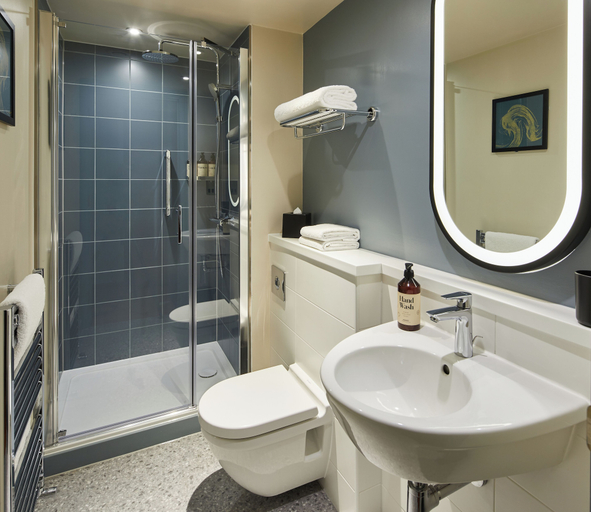 Bathroom 3, master Farringdon, London