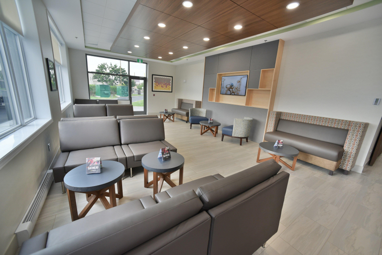 Public Area 5, Holiday Inn Express & Suites GATINEAU - OTTAWA by IHG, Communauté-Urbaine-de-l'Outaouais