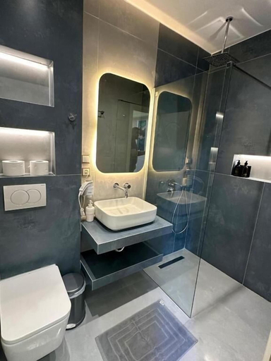 Bathroom 4, Hotel Mira Mare, Sarandës