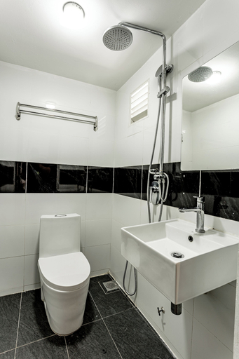 Bathroom 3, Earnest Hotel Georgetown, Penang Island