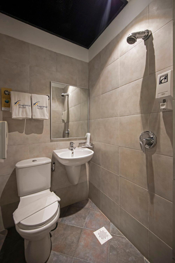 Bathroom 13