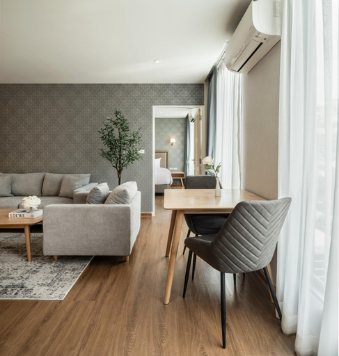 Others 3, Lucky Hotel Bangkok, Sukhumvit 26, Khlong Toey