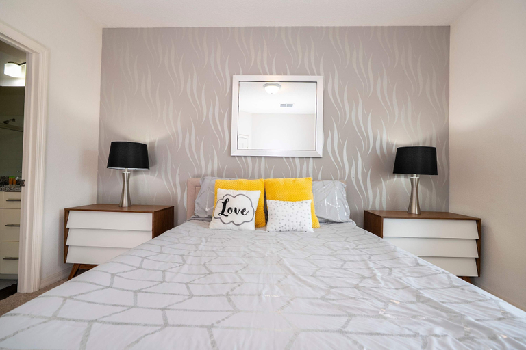 Room 5, Spacious 4Bd Disney Dream With Resort Access at Lucaya 3210, Osceola
