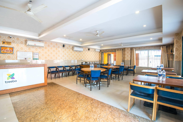 Food & Drinks 5, Treebo Empire Executive, Hinjewadi, Pune
