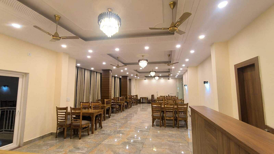 Food & Drinks 5, Musk Hill Resort, Rudraprayag