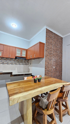Dining Room 12