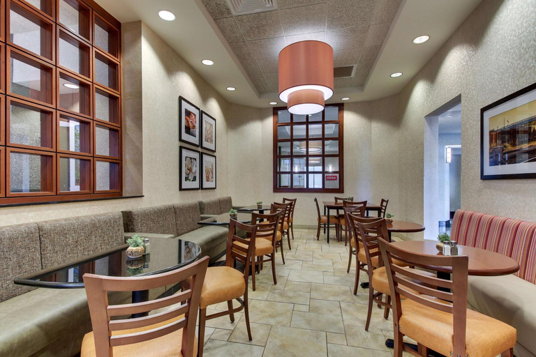 Food & Drinks 3, Drury Inn & Suites Meridian, Lauderdale