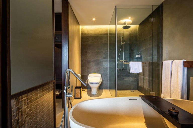Bathroom 14