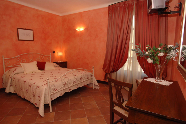 Bedroom, Mansion in Nizza Monferrato With Pool & Views, Asti