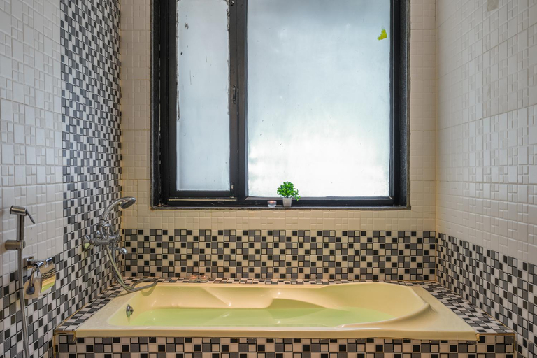 Bathroom 4, Whoopers Boutique, Morjim, North Goa