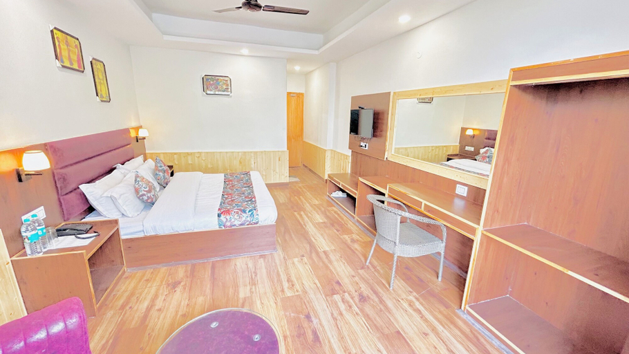 Others 4, Hotel Ocean, Kullu