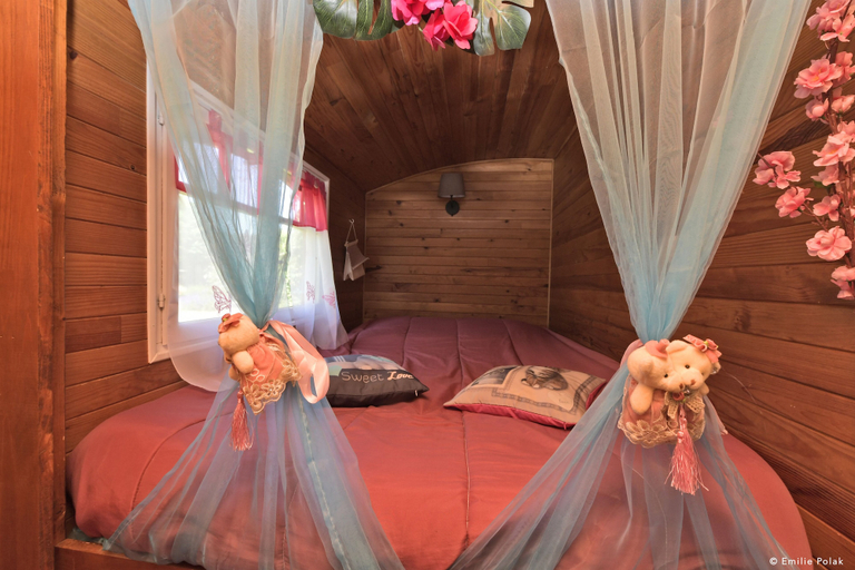 Bedroom 2, Roulotte la Verdine, Aisne