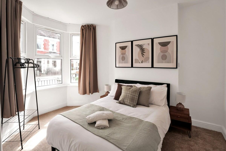 Bedroom 2, The Bay Escape -Lovely 3bd house, Cardiff