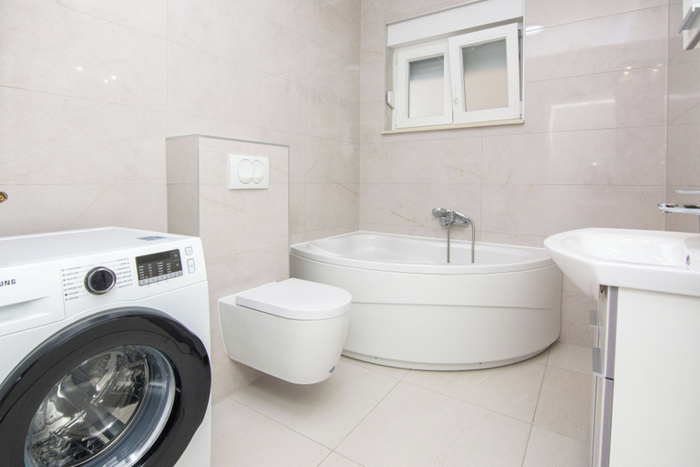 Bathroom 3, Apartments Grabovickic, Vir