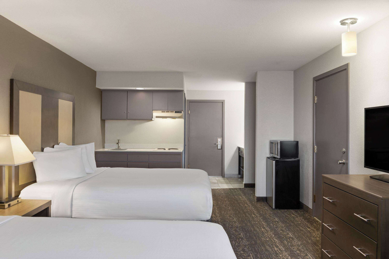 Bedroom 2, Baymont by Wyndham Moses Lake, Grant