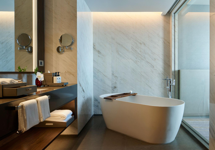 Bathroom 10