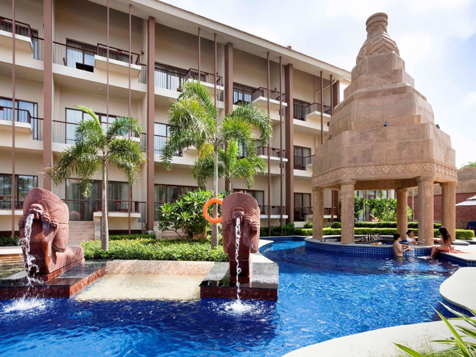 Exterior 9
