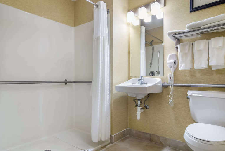 Bathroom 4, Quality Inn Goodland I-70, Sherman