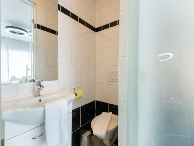 Others 2, Apartment in Ellmau with Ski-In Access, Kufstein