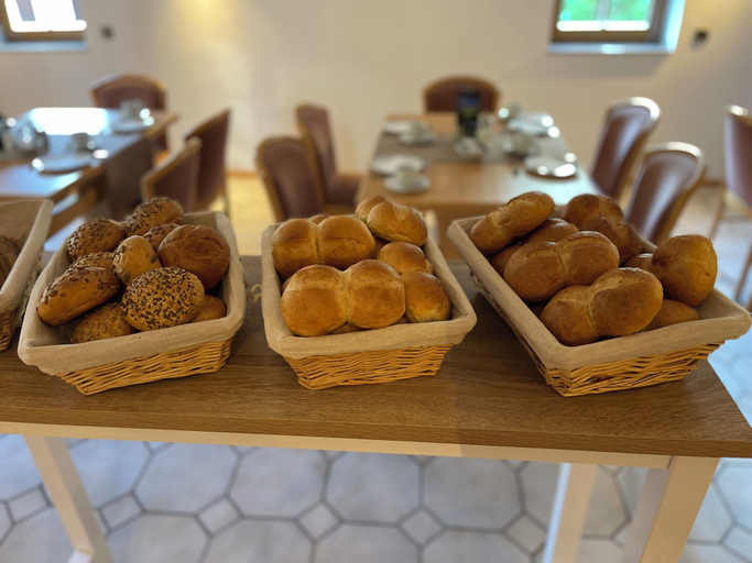 Food & Drinks 5, Landhotel Der Distelhof mit Scheunencafé, Schmalkalden-Meiningen