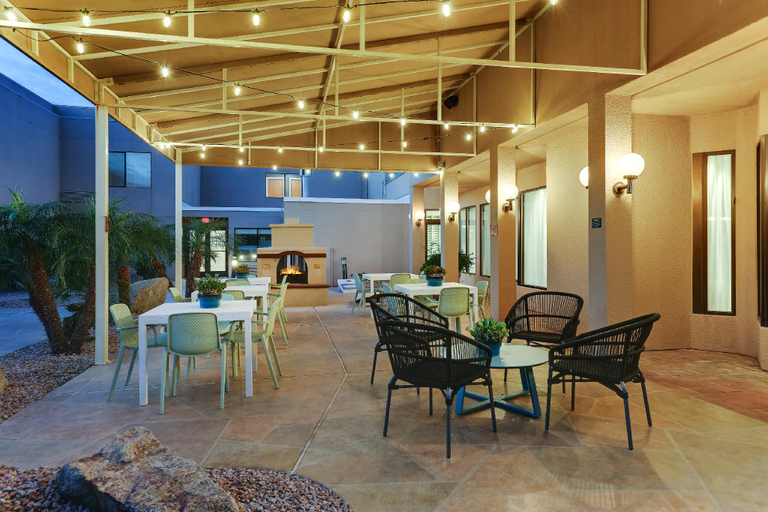 Food & Drinks 5, Sonesta Select Scottsdale at Mayo Clinic Campus, Maricopa
