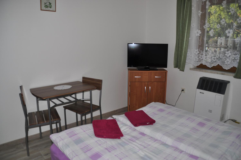 Others 5, Privat Magdalena, Ružomberok