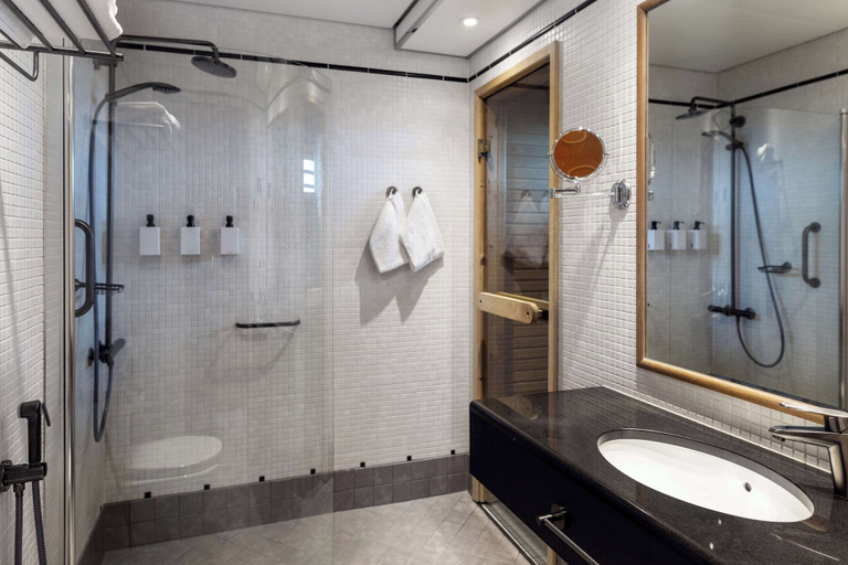 Bathroom 5, Scandic Simonkenttä, Uusimaa