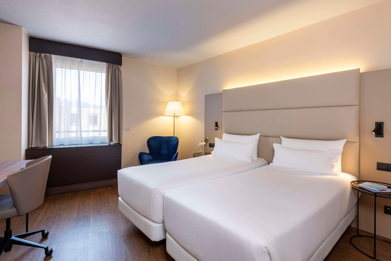 Bedroom 3, NH Geneva Airport, Genève