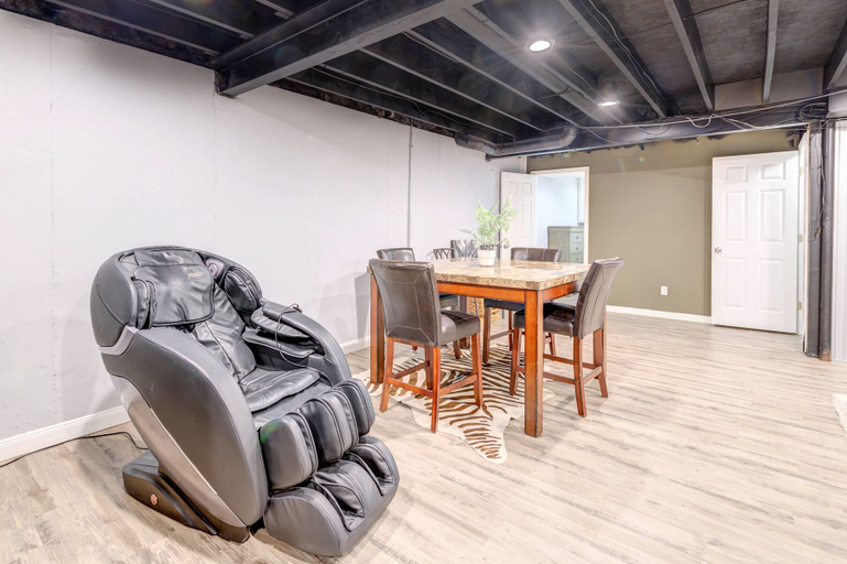 Others 5, Remodeled and Inviting Free EV, Jefferson