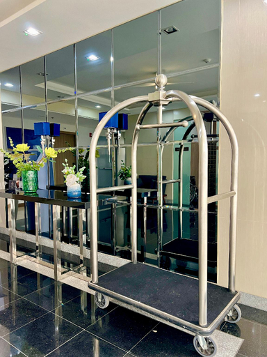 Public Area, Glades Suite, Trece Martires City