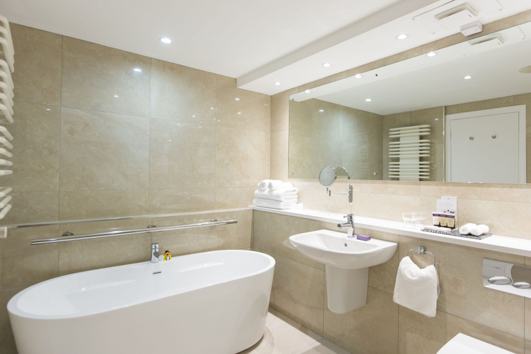 Bathroom 4, Stormont Hotel, Belfast