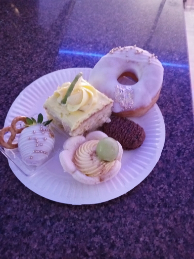 Food & Drinks 4, Skyline River Resort, Seke