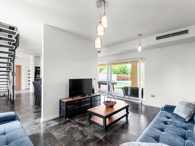 4, Villa in Istria With Heated Eco Pool, Brtonigla