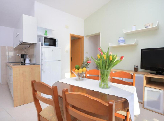 Others 5, Apartments Roščić, Podgora