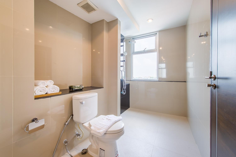Bathroom 4, Zenniq, Thon Buri