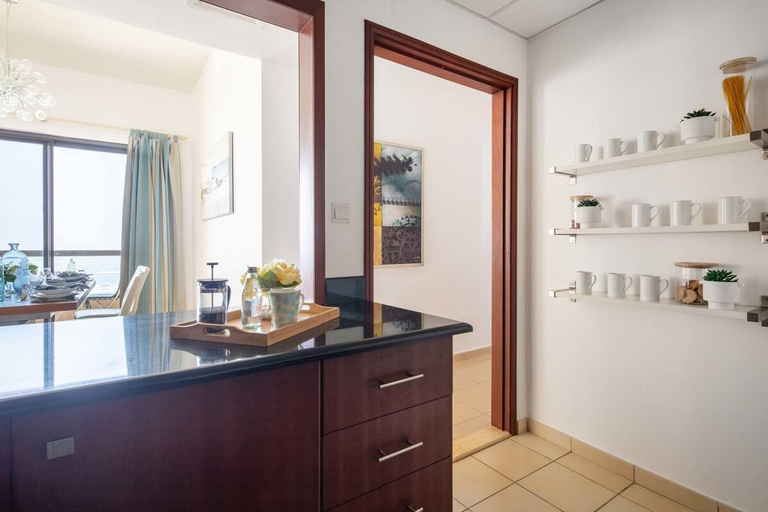 Others 5, Upscale 2BR w/ Mesmerizing Sea Views in JBR, Dubai