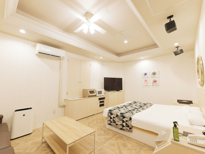 Others 5, FUN3 – Adults Only, Yokohama